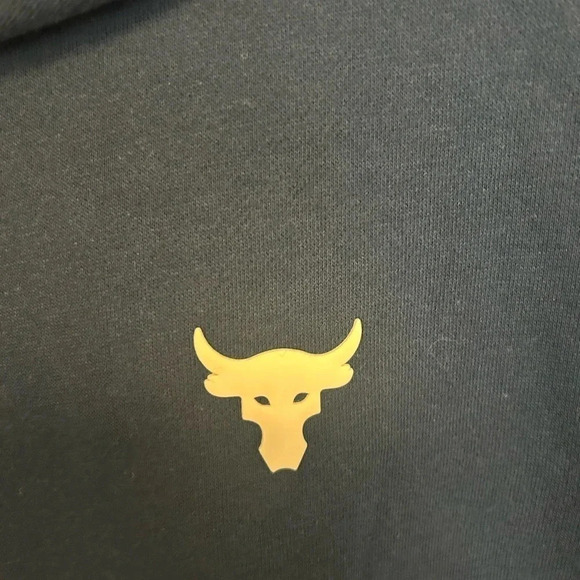 Project Rock Under Armour XL short sleeved hoodie NWT - Picture 4 of 7
